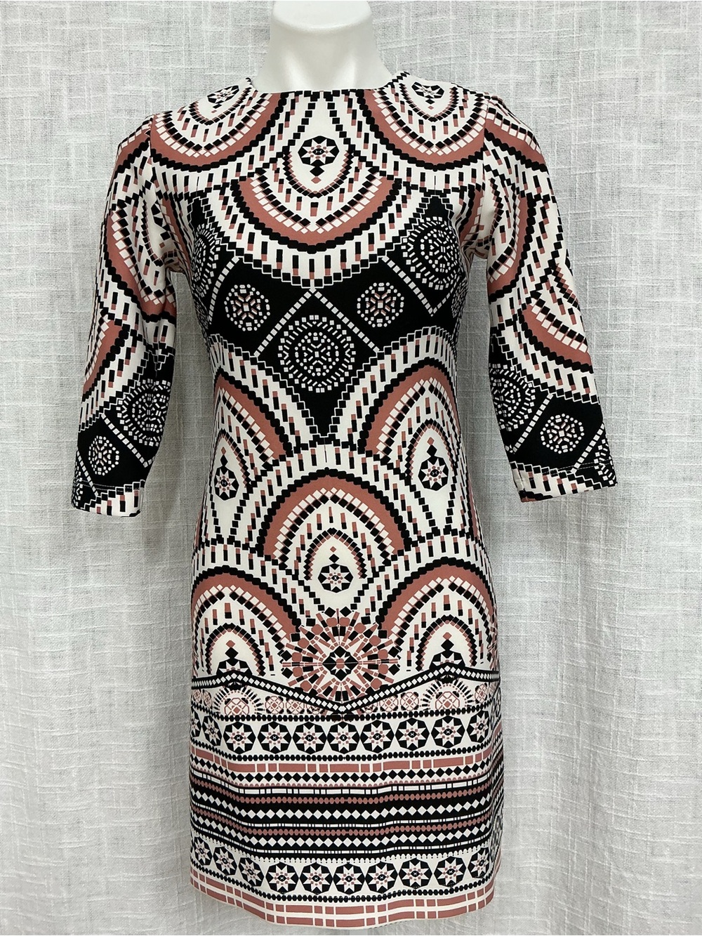 Danny & Nicole Geometric Print Sheath Dress in Blush and Black